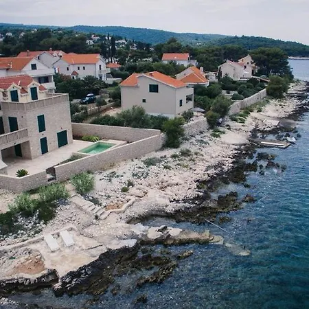 Vila Mara *