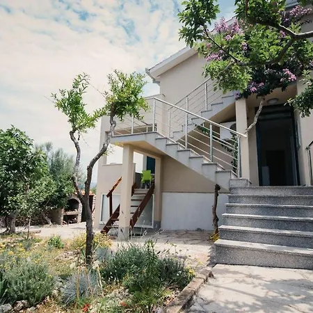 Vila Mara Splitska